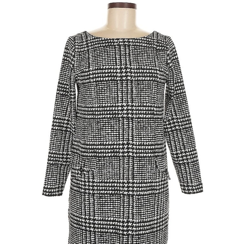 Ann Taylor loft herringbone shift dress.  Perfect for casual wear or to dress up